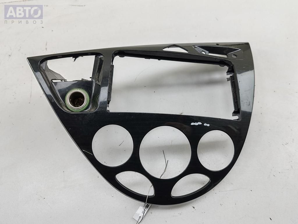 Рамка под магнитолу к Ford Focus 2001