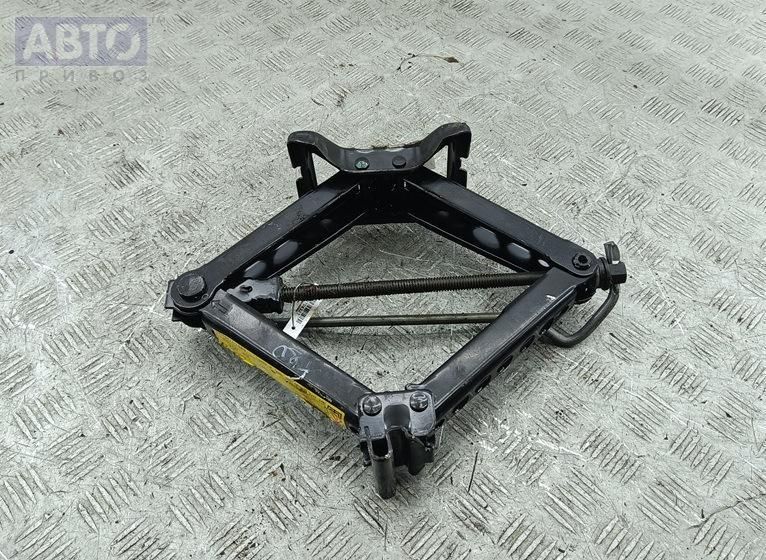 Домкрат к Ford Focus 2008