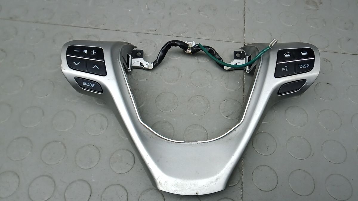 Кнопки руля к Toyota Verso 2011