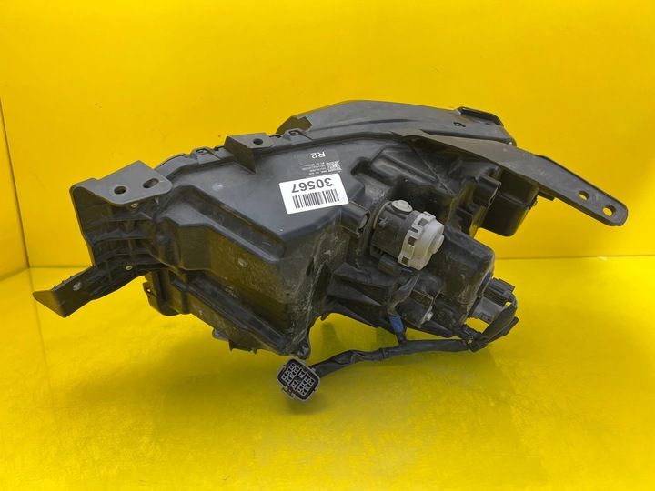 Фара правая к Mazda MX-30 2020