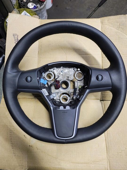 Руль к Tesla Model Y 2020
