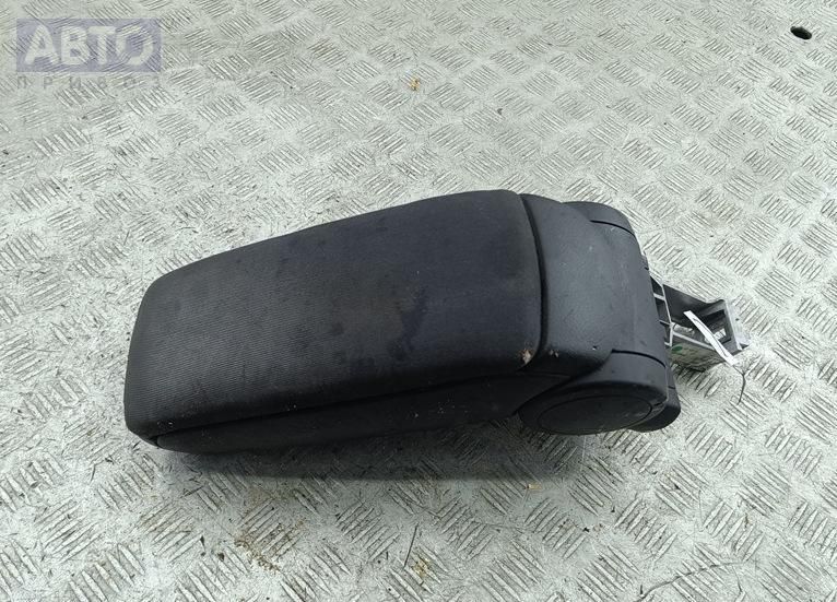 Подлокотник к Audi A6 1998