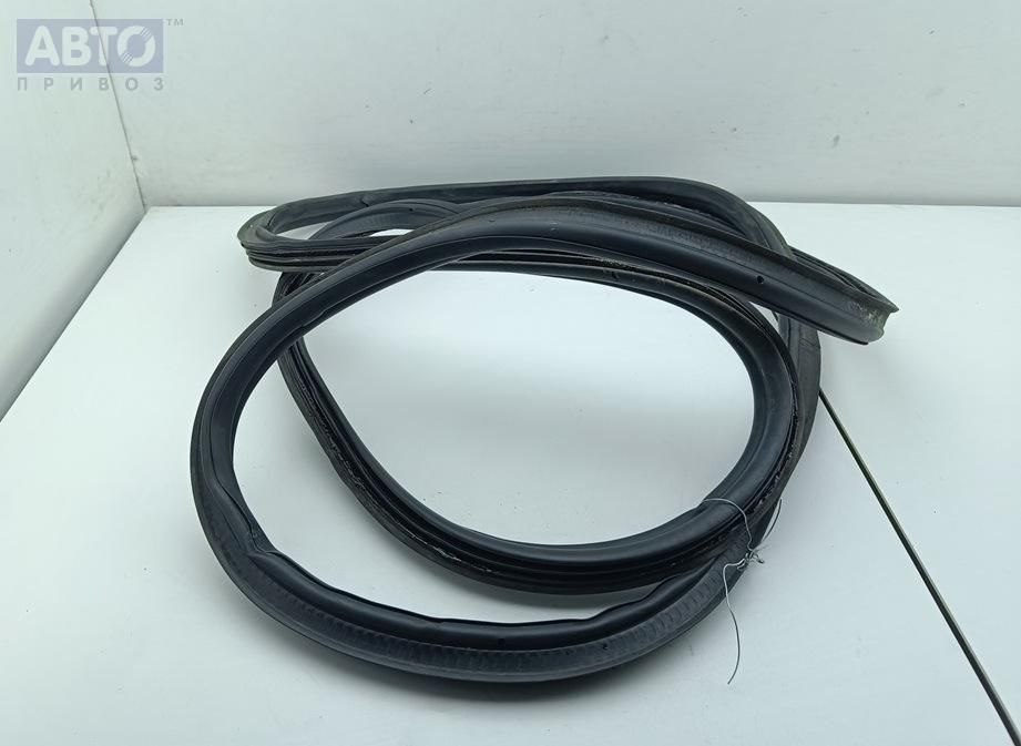 Уплотнитель к Volkswagen Passat 2006