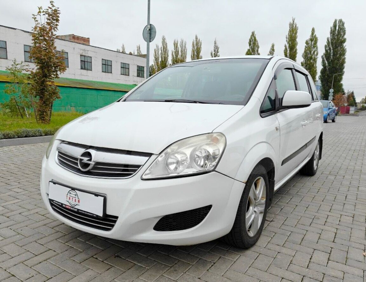 Opel Zafira B Рестайлинг, 2010
