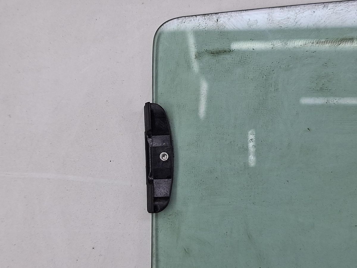 Стекло двери задней правой к Renault Scenic 2001