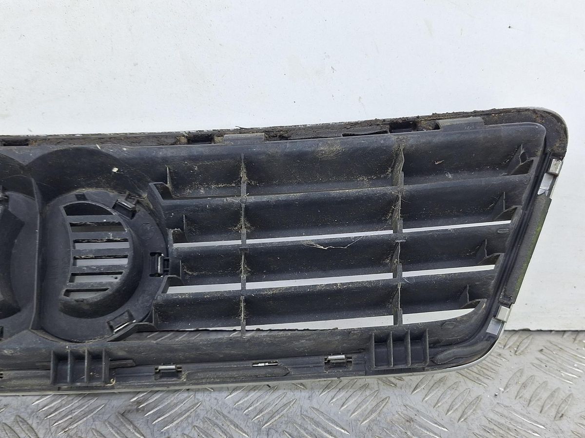 Решетка капота к Audi A6 1999
