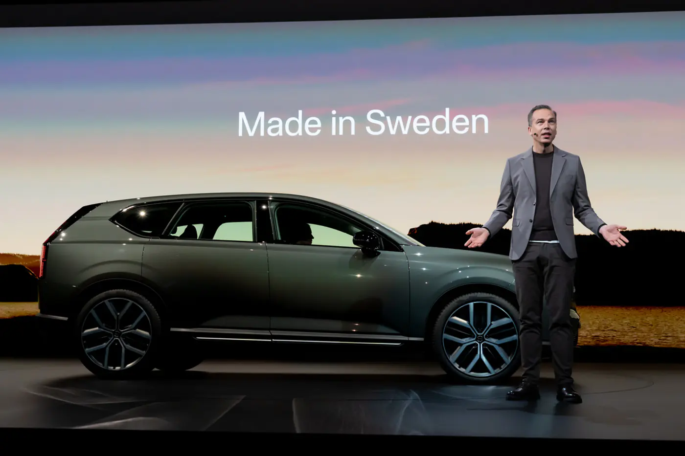 «Тесловоды» позавидуют? Первое знакомство с кроссовером Volvo EX60