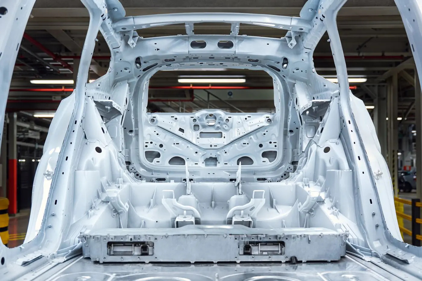 «Тесловоды» позавидуют? Первое знакомство с кроссовером Volvo EX60