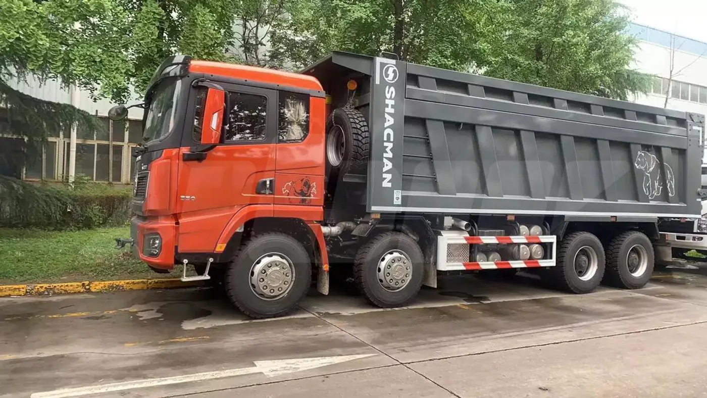 Shacman (Shaanxi) SX3318 2024