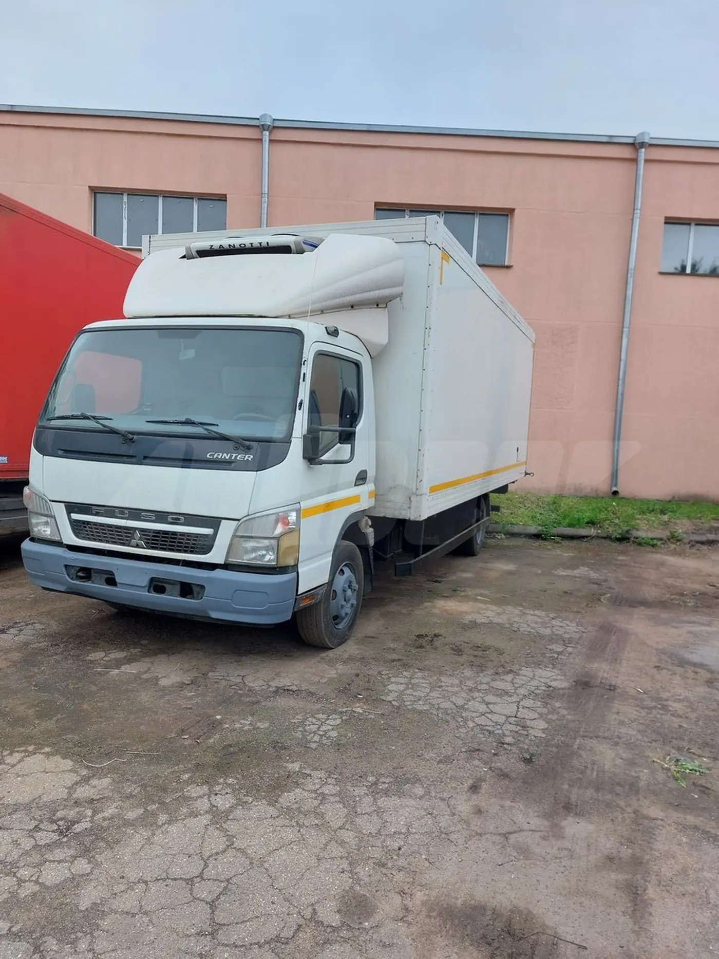 Fuso (Mitsubishi) Canter 2013