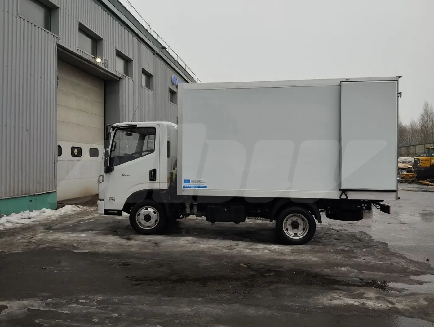 Yuejin С100 2023