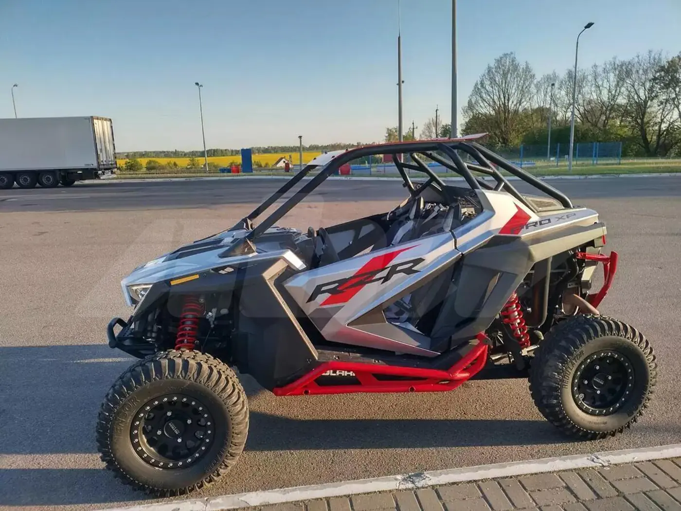 багги Polaris RZR PRO XP, 2021