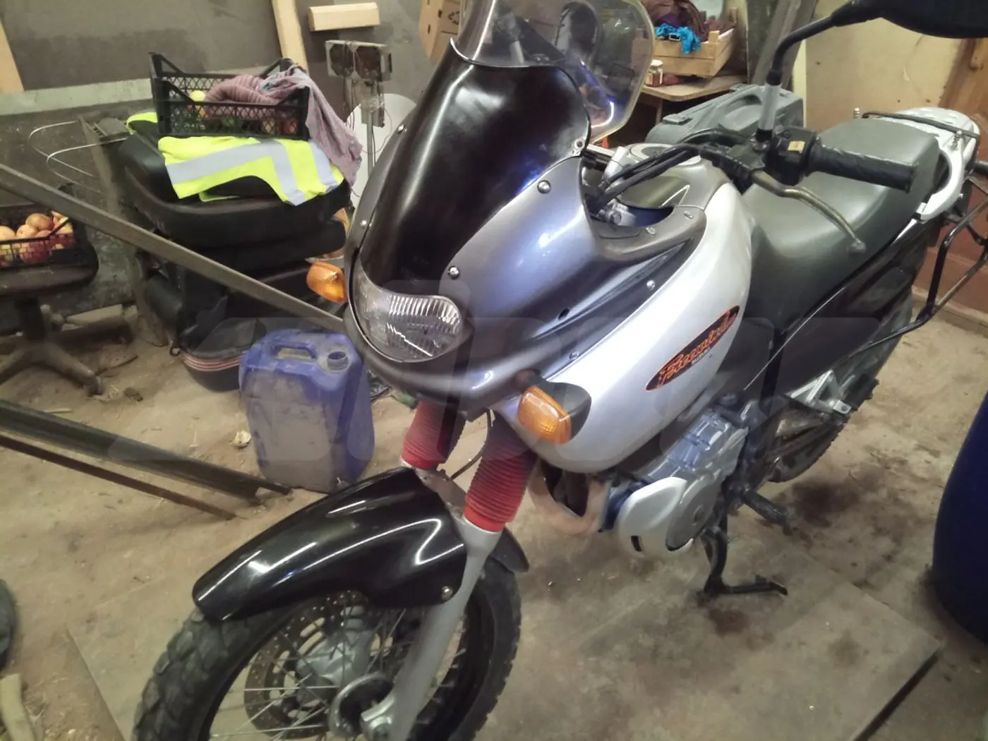 Suzuki XF 650 Freewind, 1998