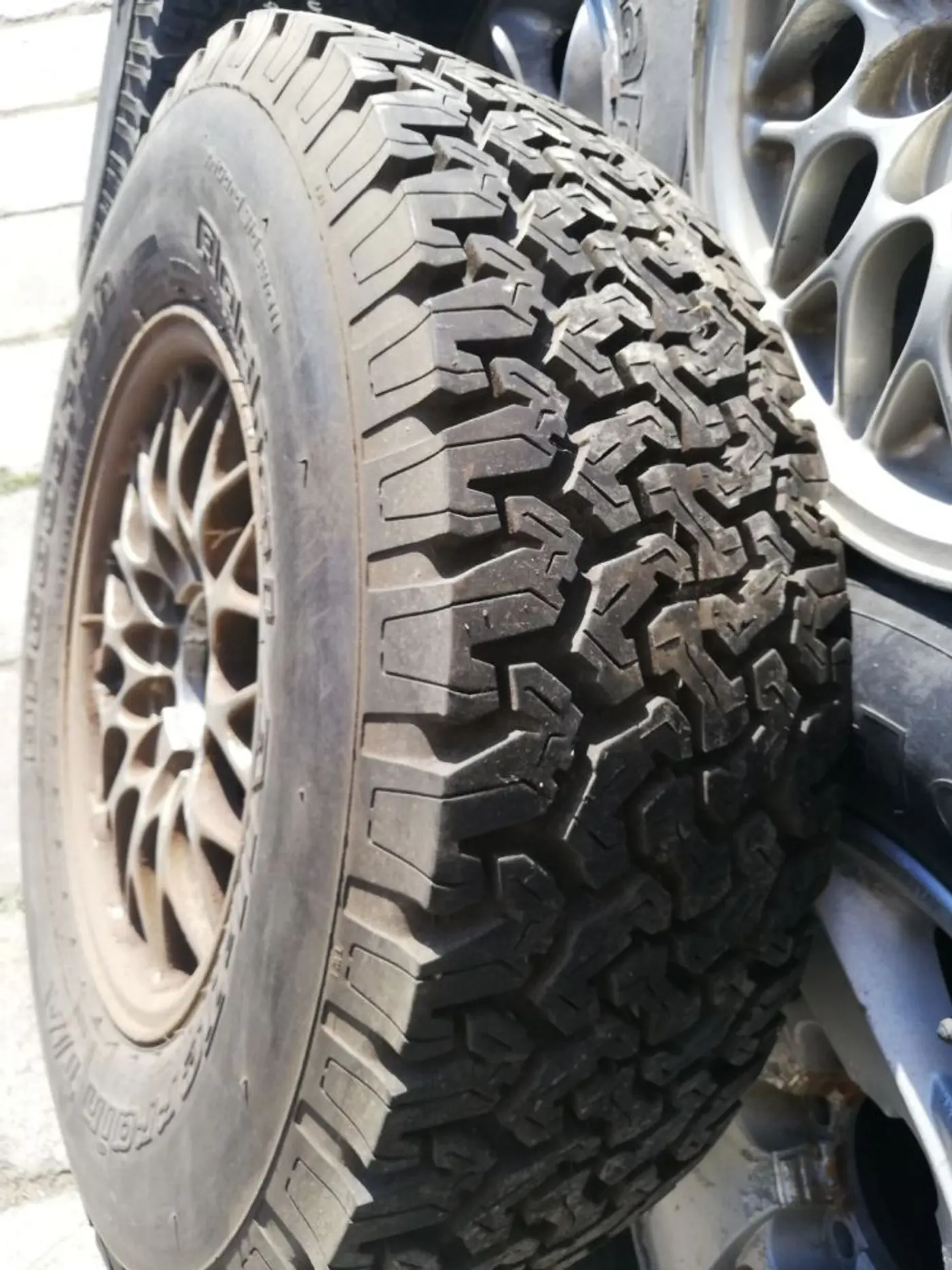 R16 245 75 BF Goodrich