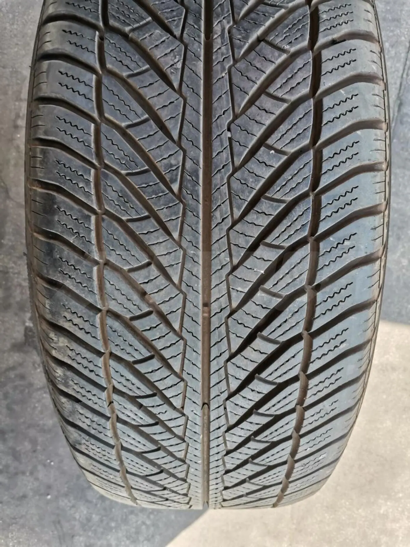 R18 255 55 Goodyear
