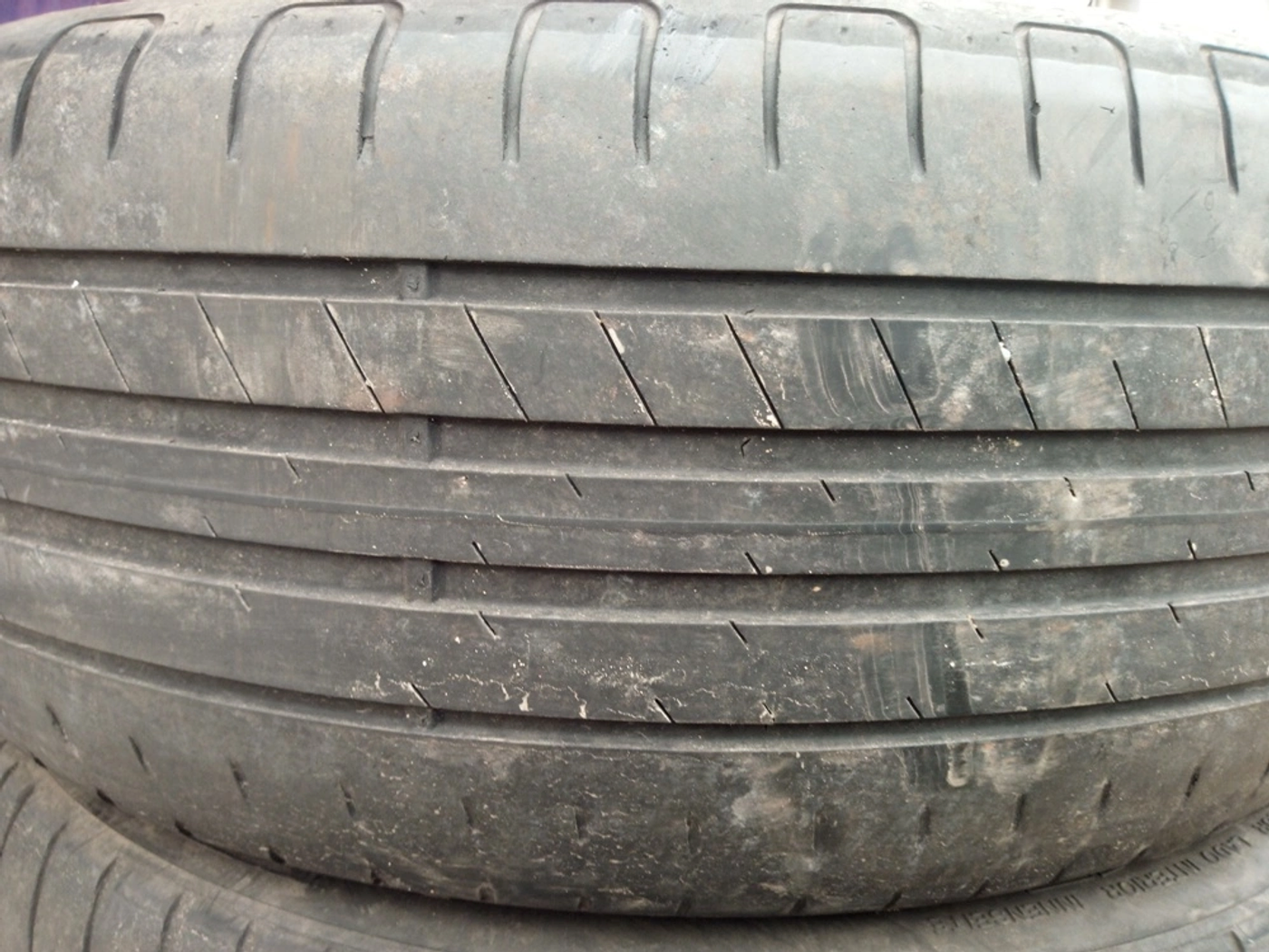 R17 225 55 Goodyear