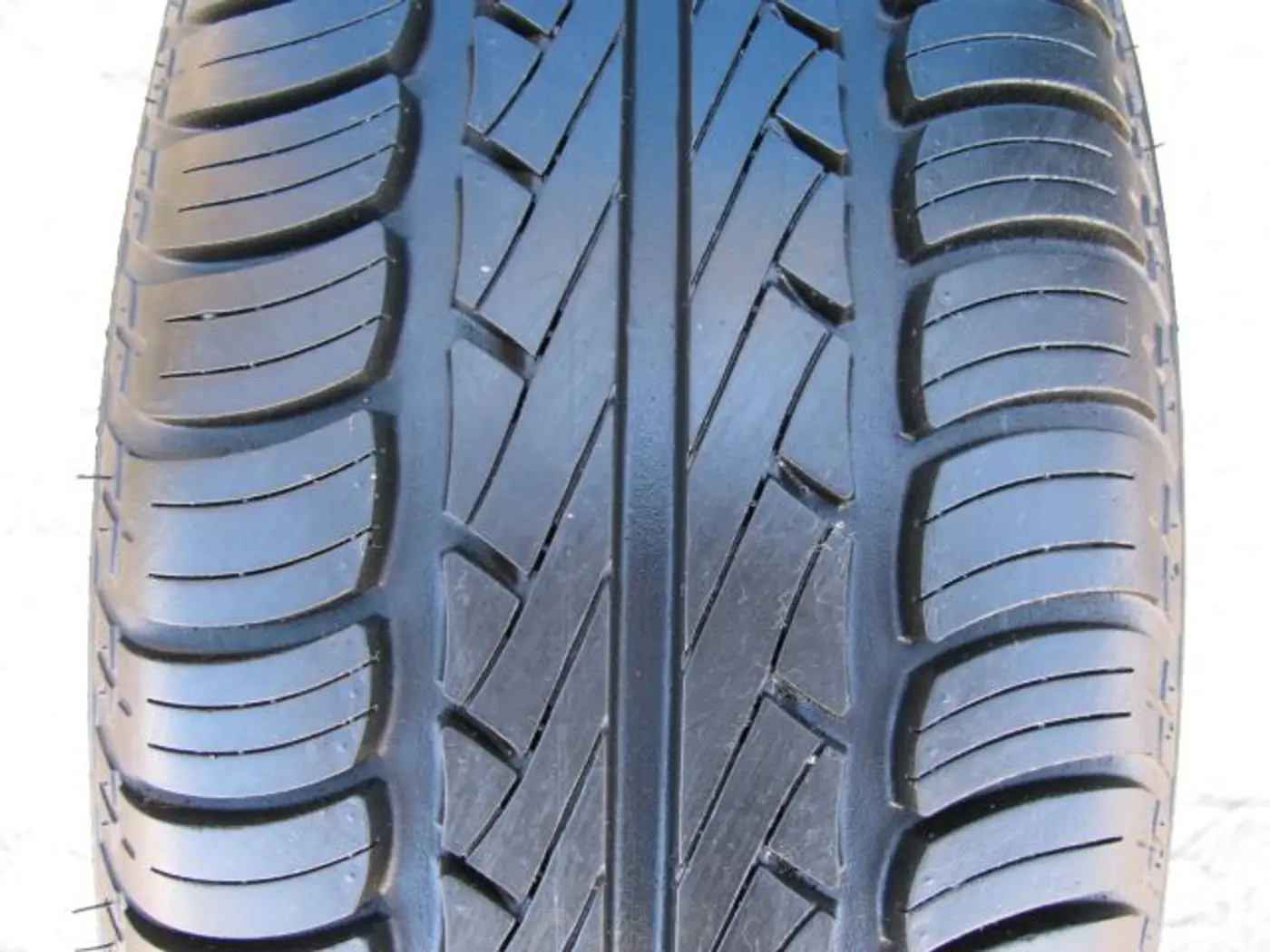R15 185 65 Goodyear