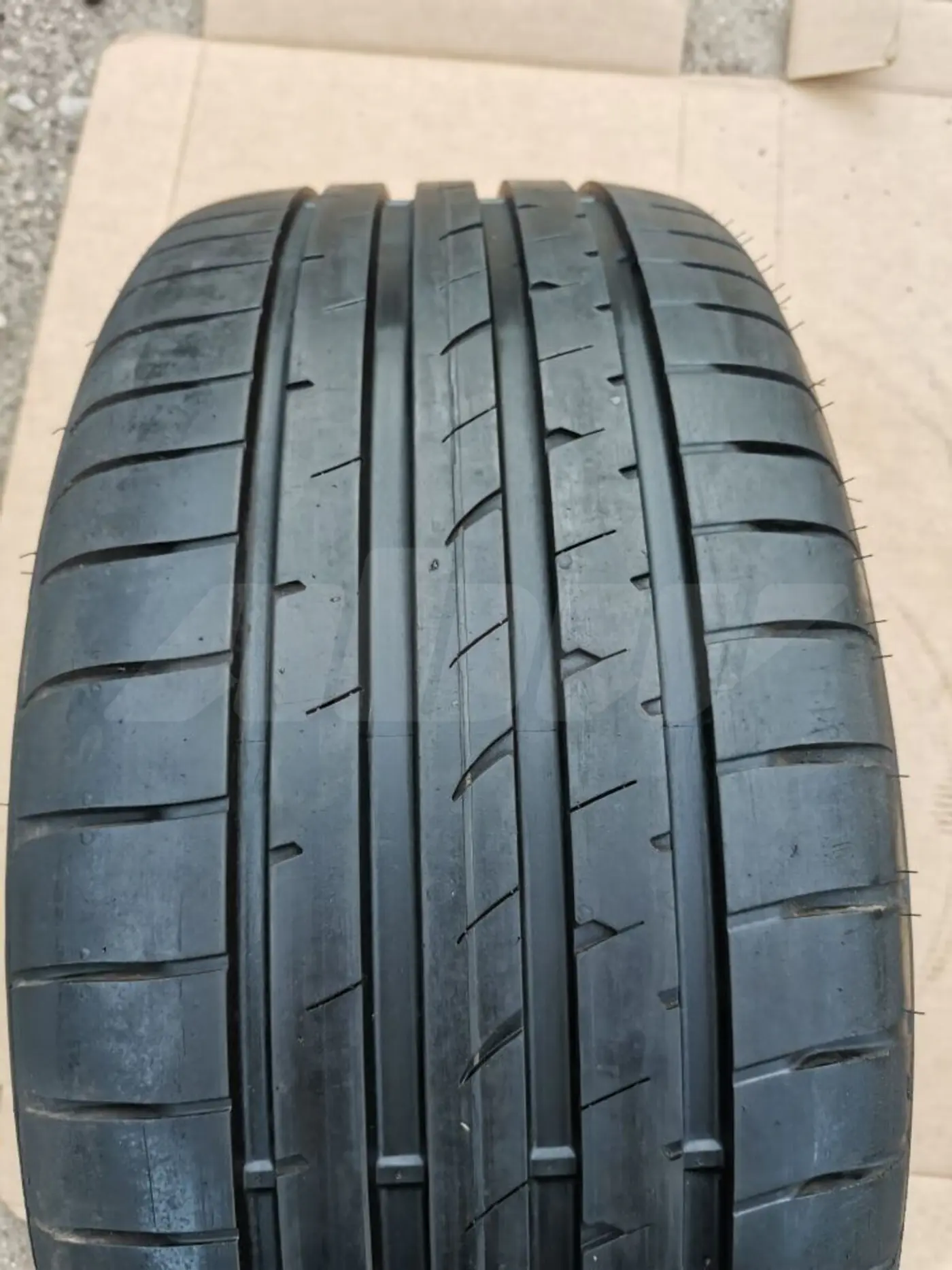 R19 255 35 Goodyear