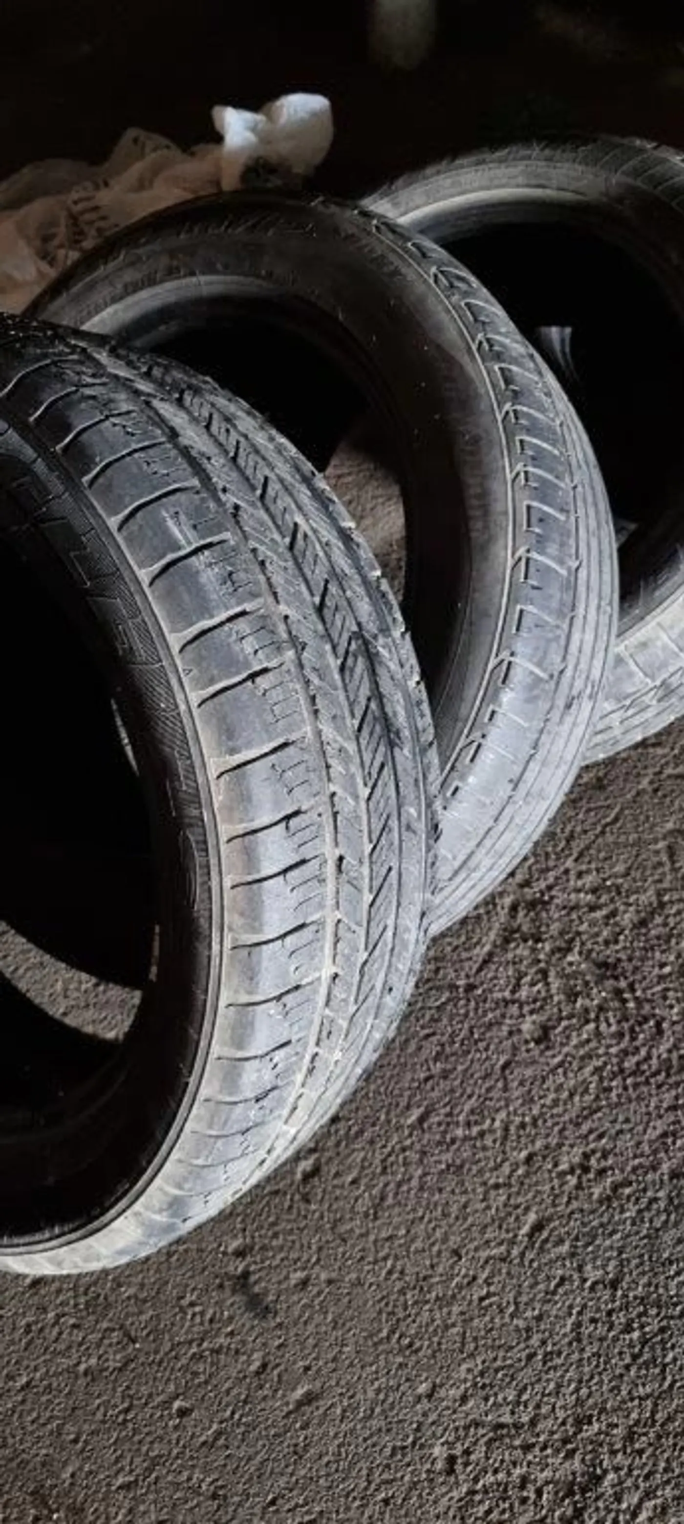 R19 235 55 Goodyear