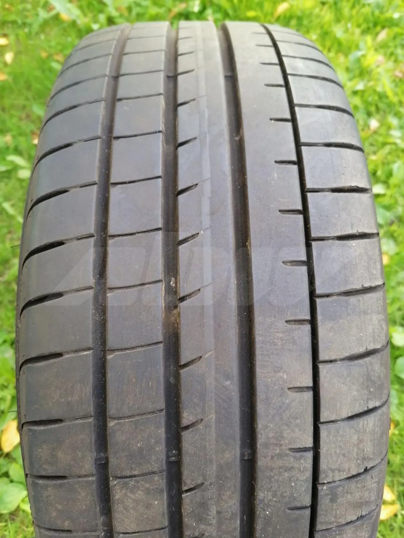 R19 235 35 Goodyear