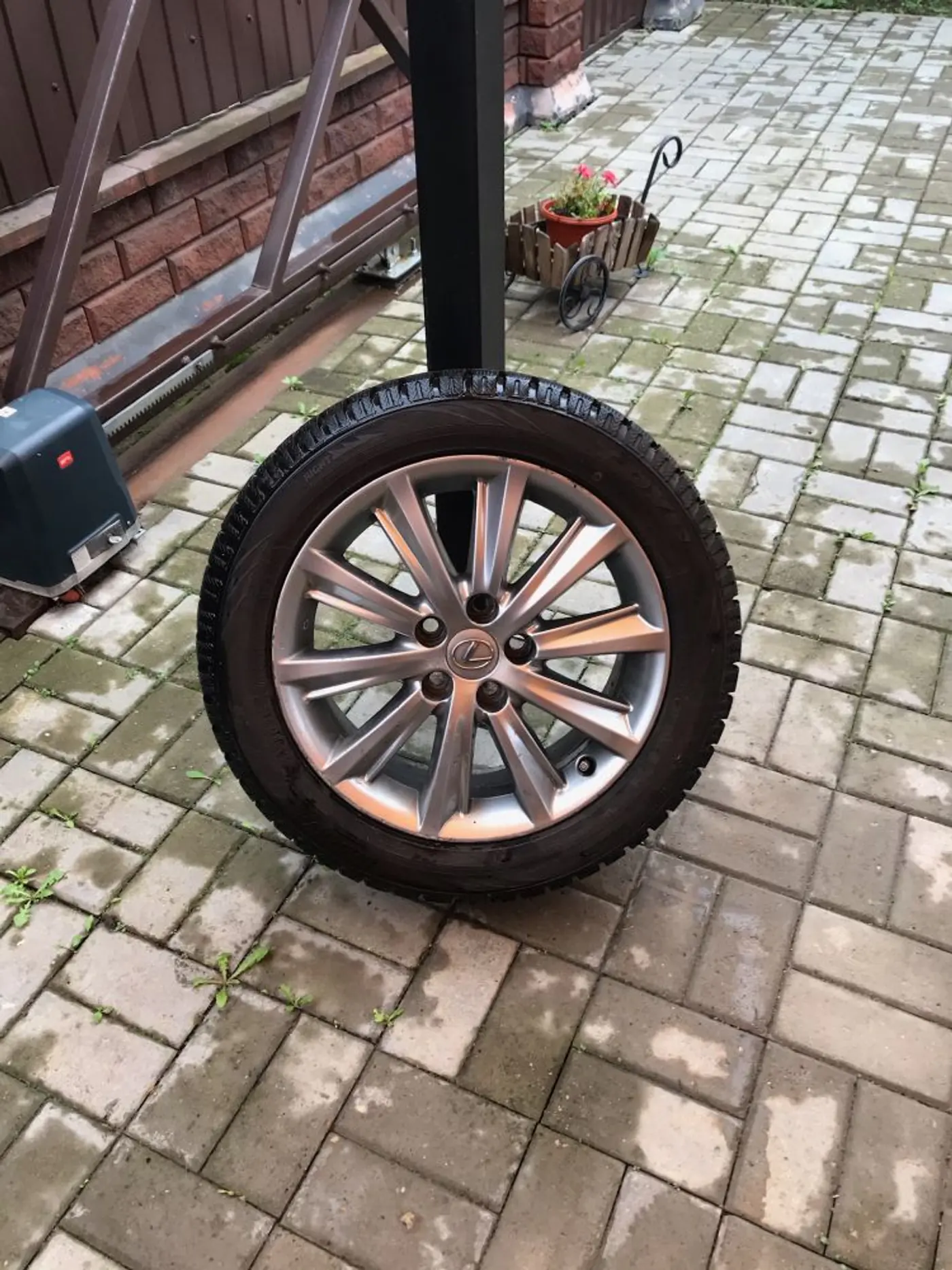 R17  Lexus   к Lexus