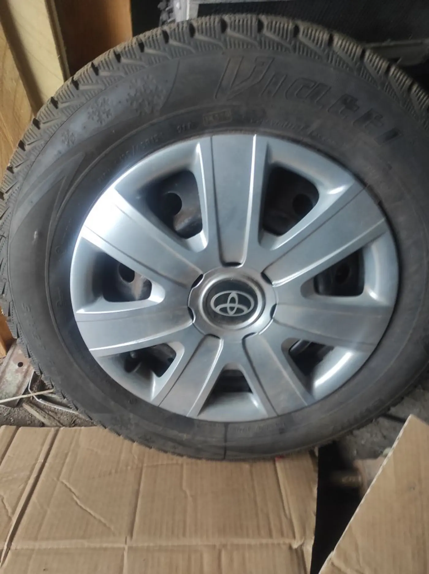R15  Toyota   к Toyota