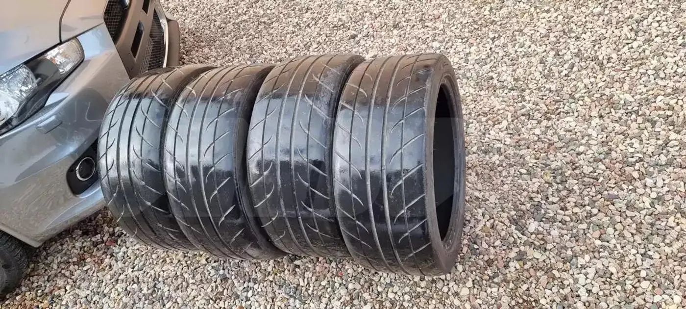 R18 245 40 Hankook Ventus RS3