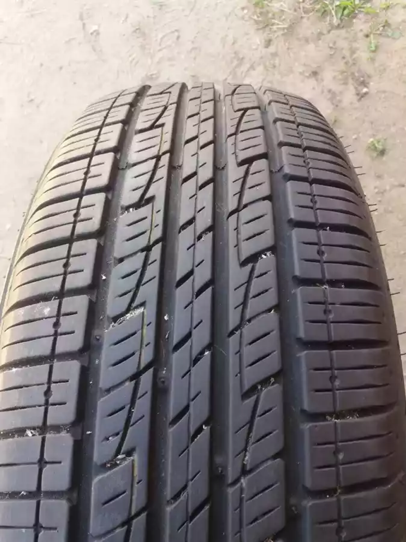 R16 215 65 Kumho Solus KL-21