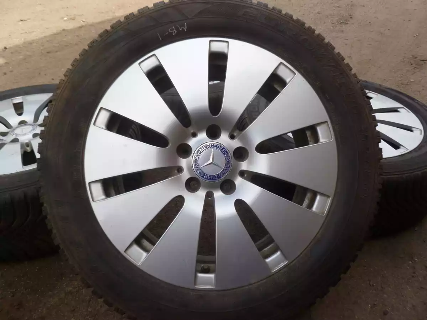 R17