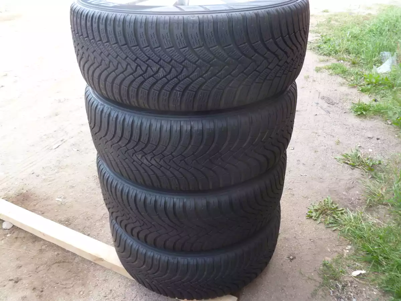 R17 225 55 Falken Eurowinter HS01
