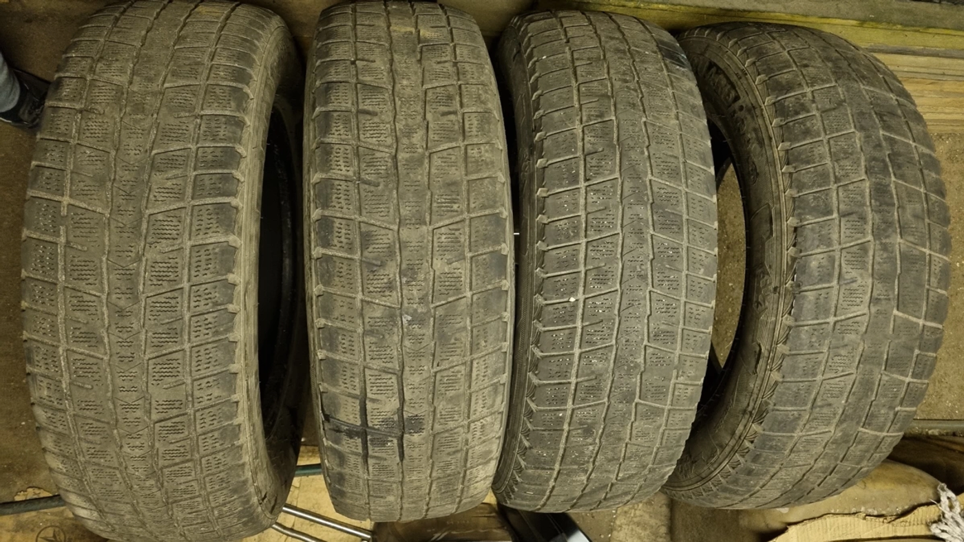R16 215 70 Nexen WinGuard Ice