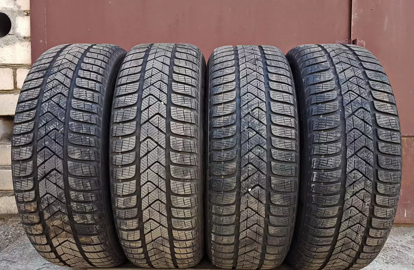 R17 215 55 Pirelli Sottozero 3