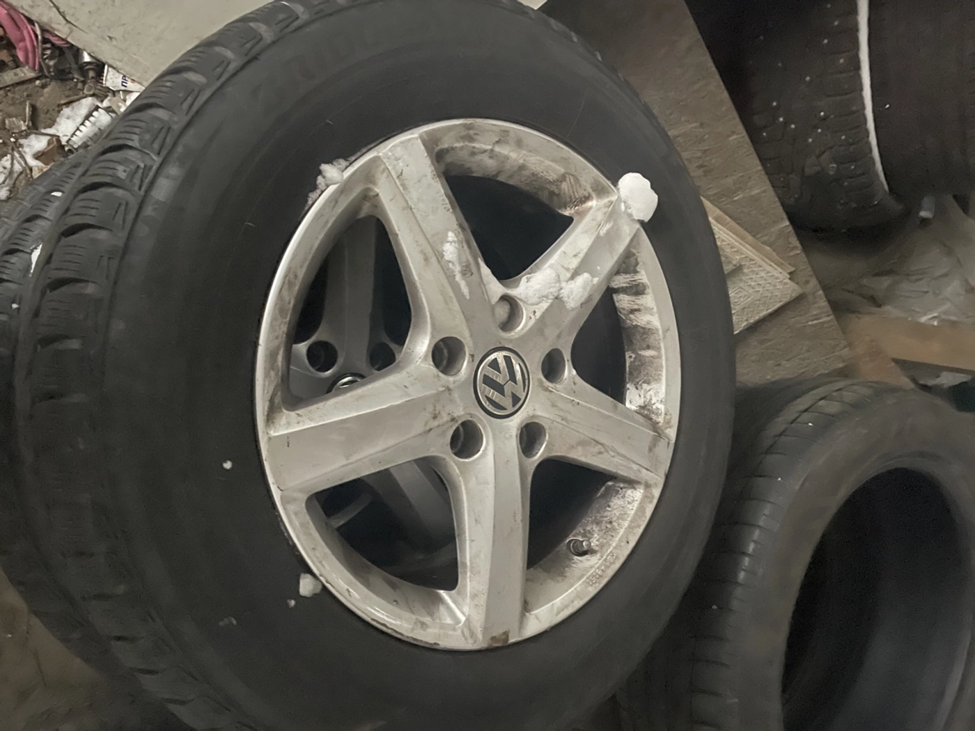 R17 235 65 Volkswagen Бриджстоун
