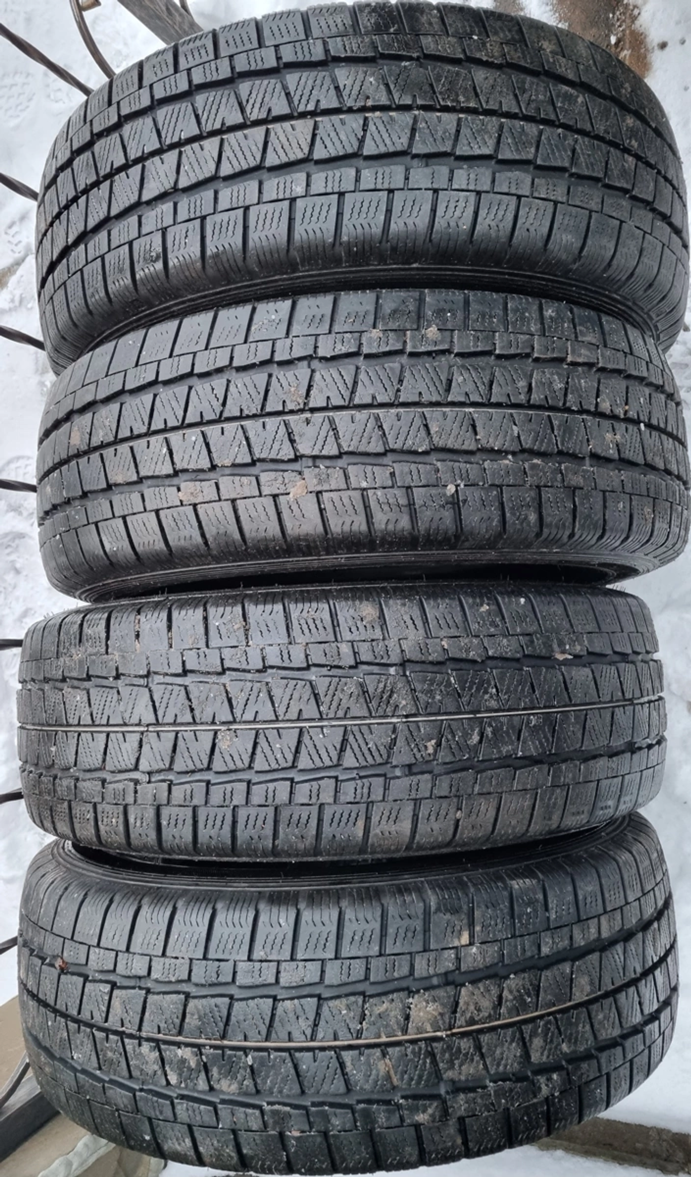 R16C 235 65 Falken Eurowinter