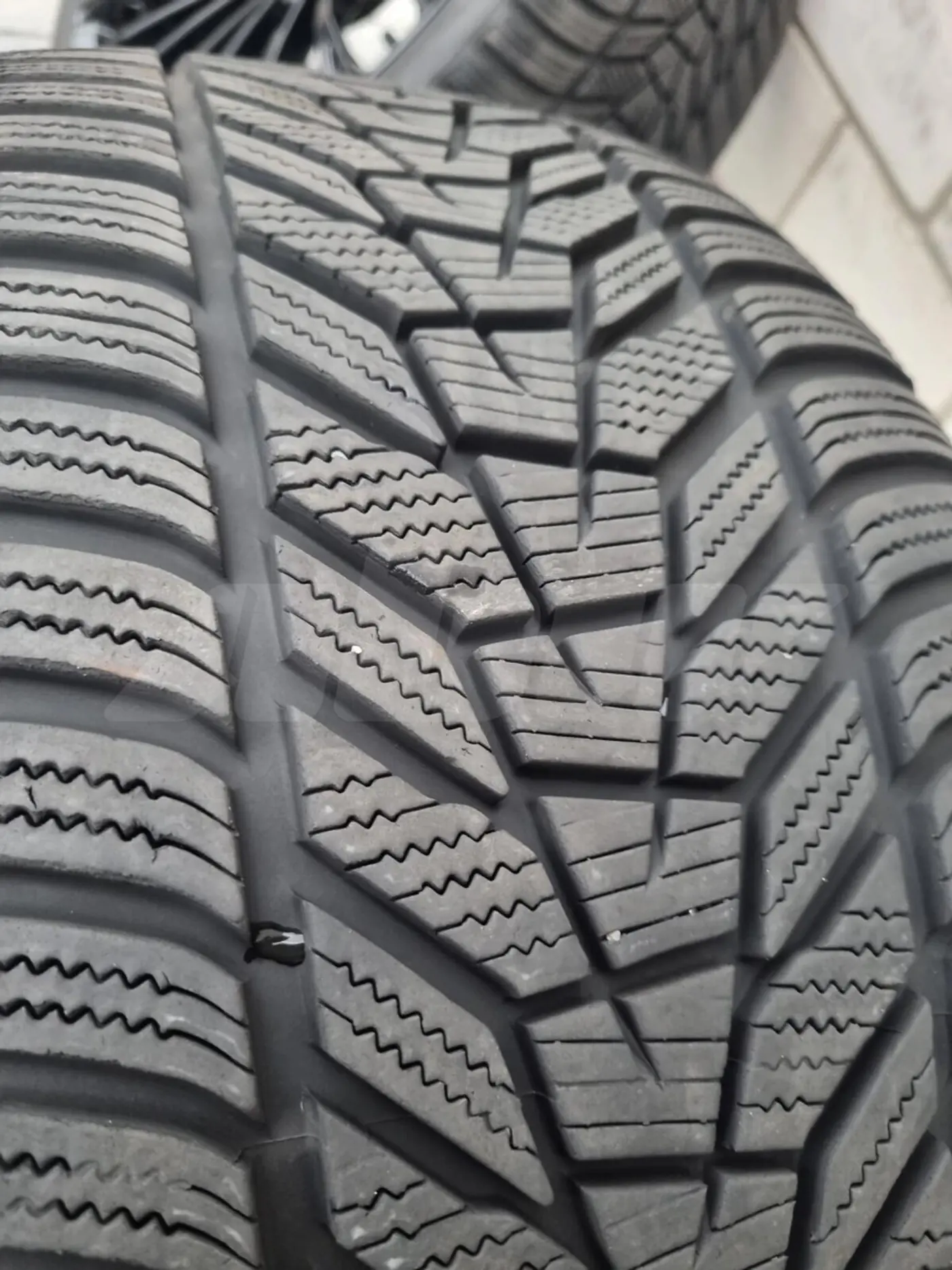 R21 255 35 Hankook Winter i"cept evo3