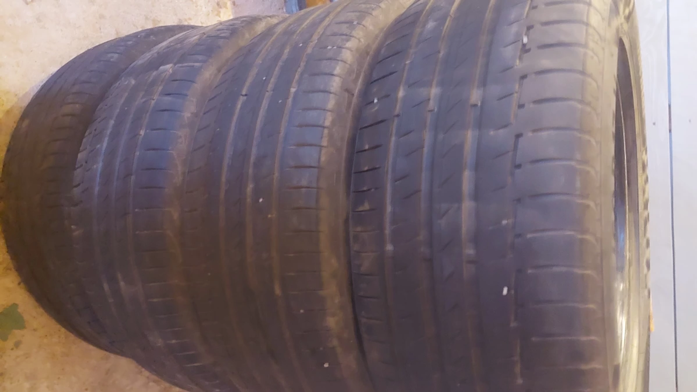 R17 235 60 Continental Premium contact 6