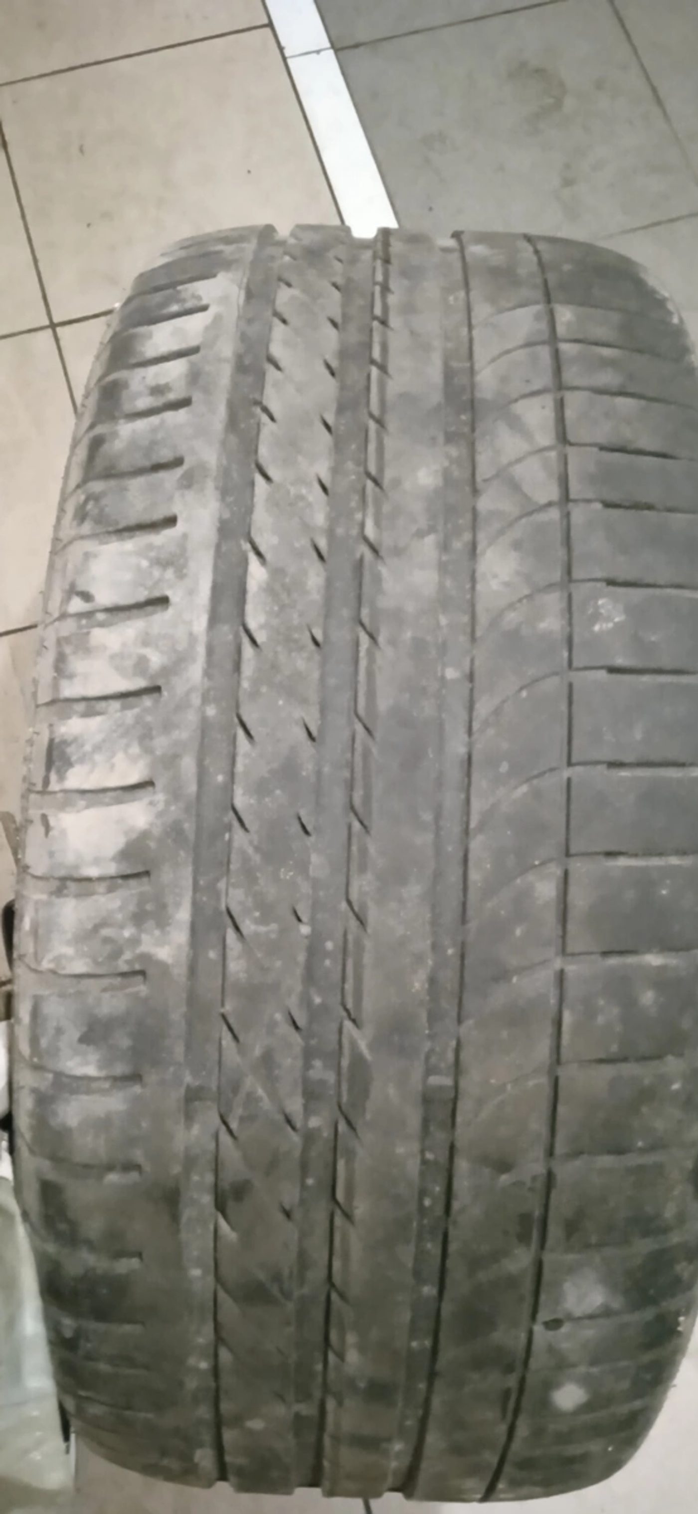 R18 245 40 Goodyear Eagle F1