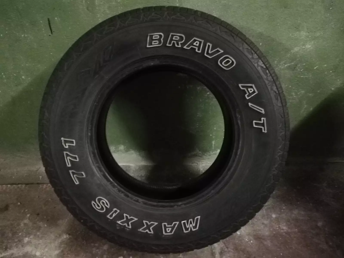 R15 225 70 Maxxis bravo