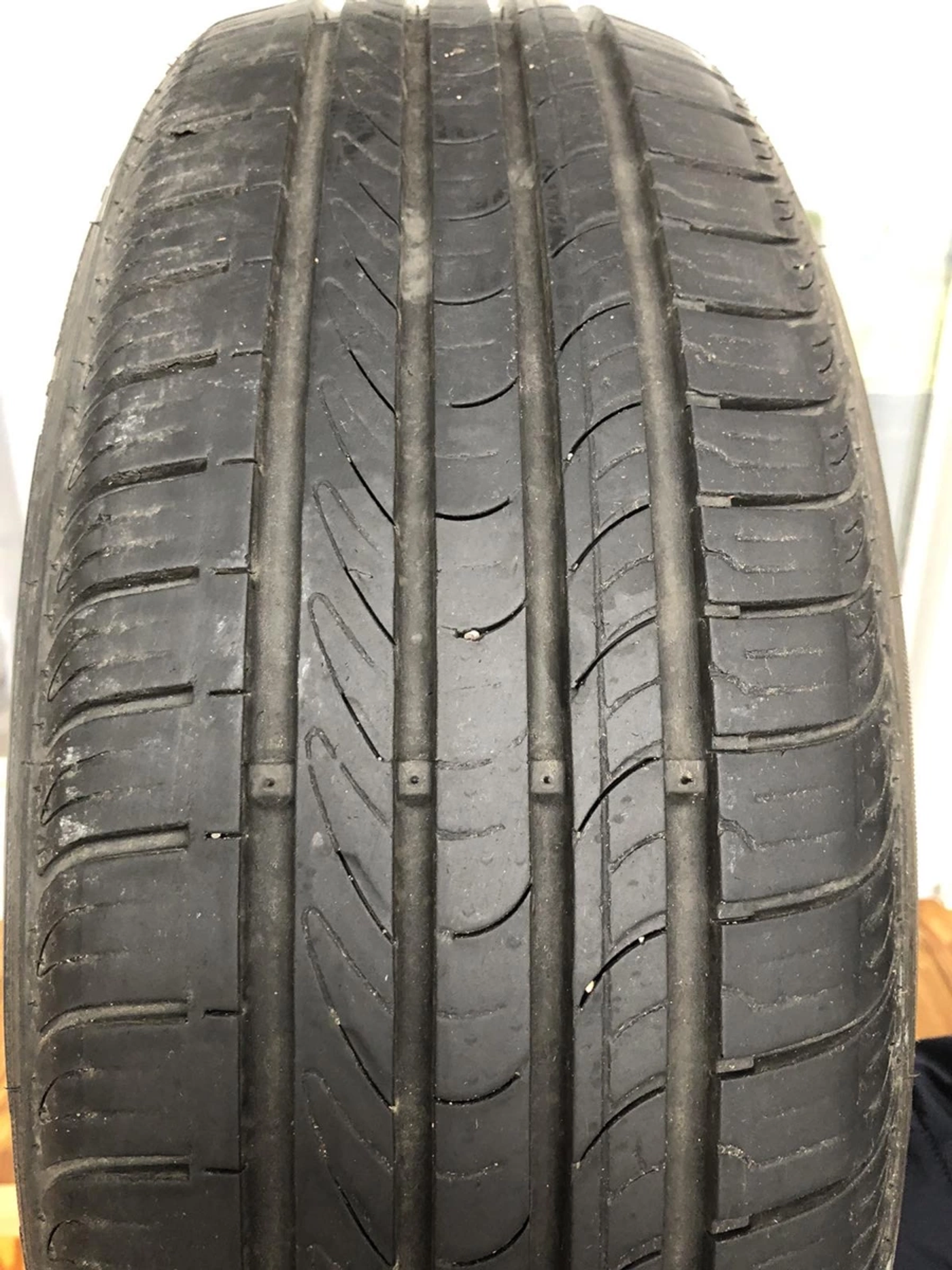 R15 185 60 Roadstone -