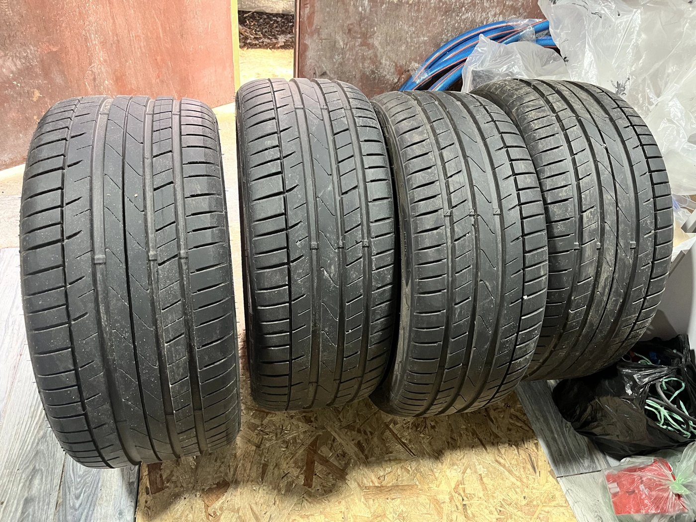 R20 275 35 Petlas Velox Sport PT741