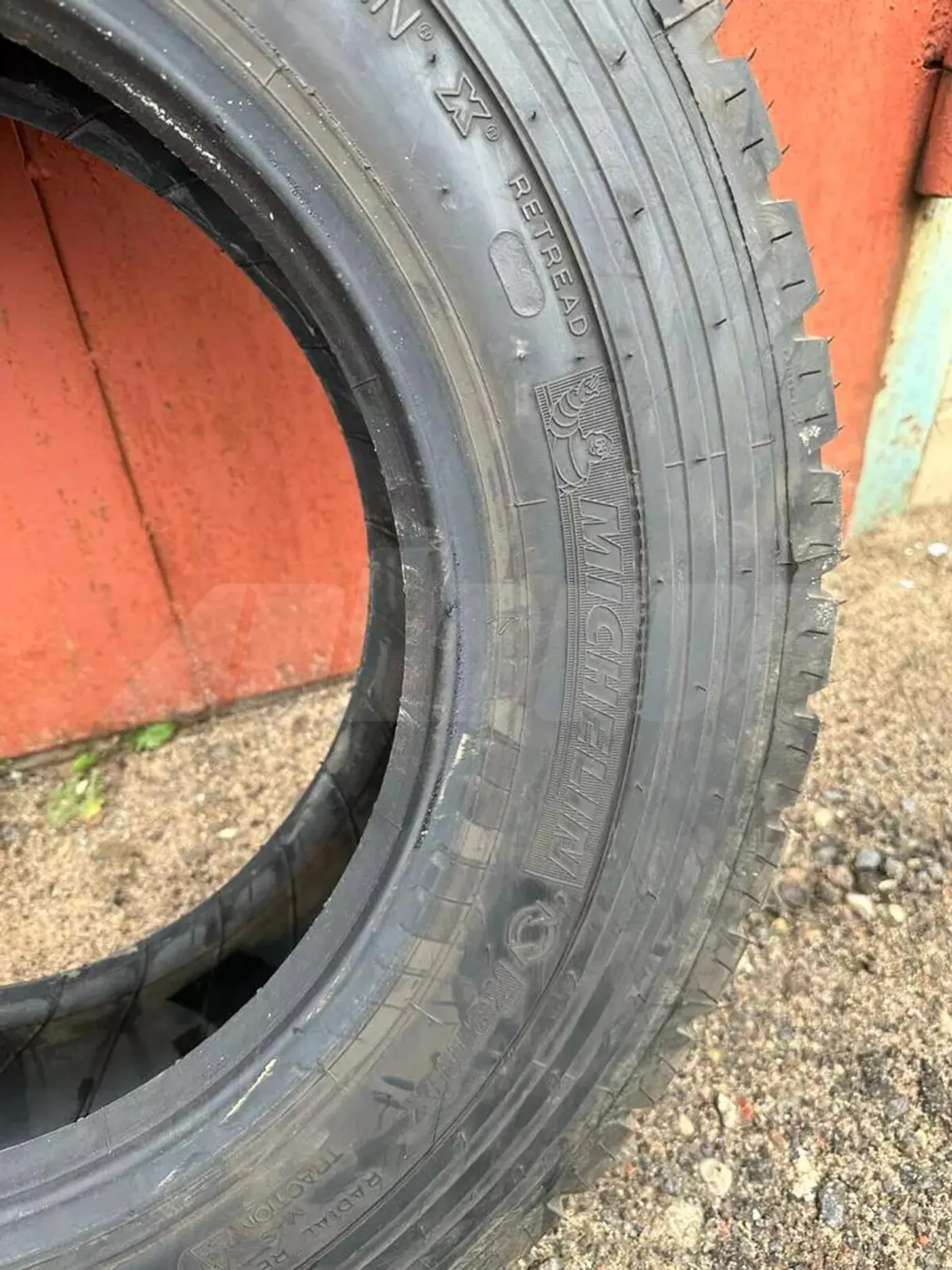 R17.5 215 75 Michelin Remix