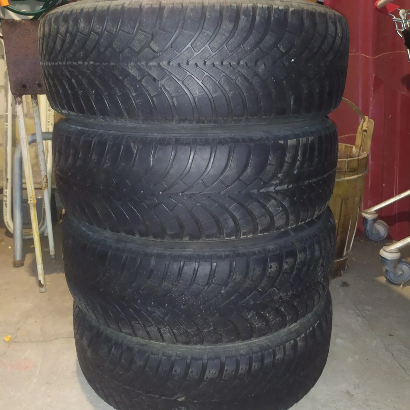 R16 215 65 Falken eurowinter