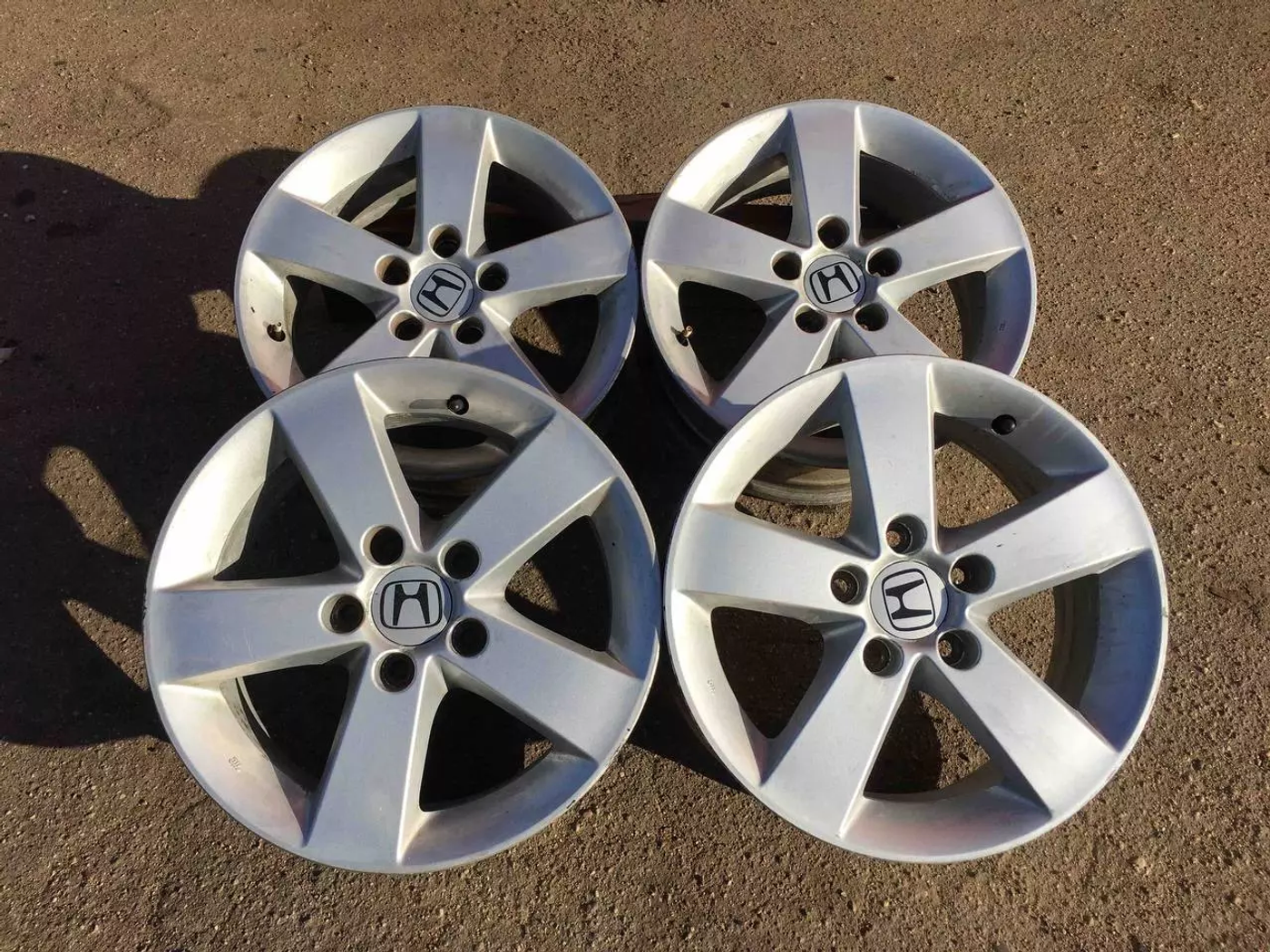 6.5xR16 5 114.3 ET45 DIA64.1 к Honda