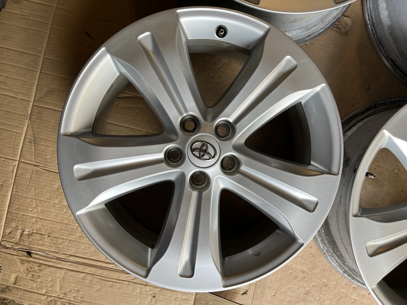 7.5xR19 5 114.3 ET35 DIA60.1 к Toyota Highlander