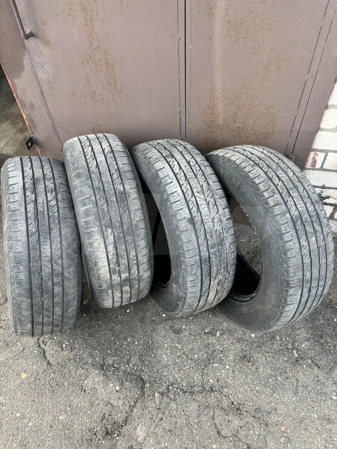 R17 235 65 Nexen roadian