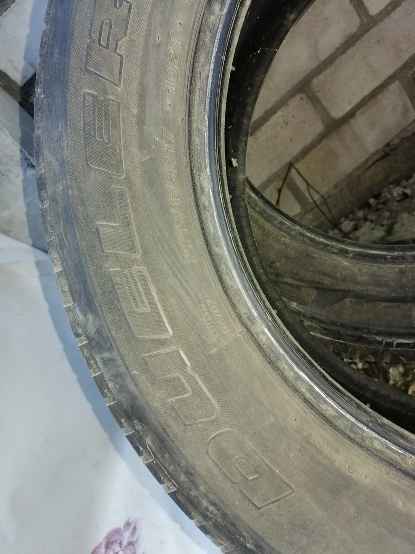 R17 225 65 Bridgestone Dueller