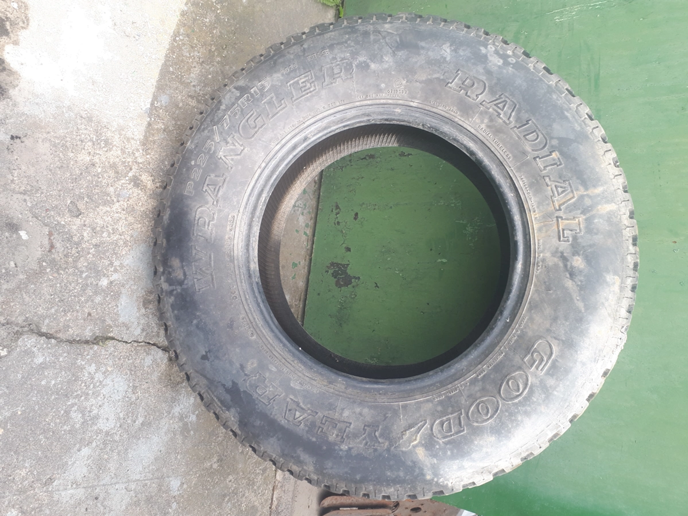 R15 225 75 Goodyear Wrangler