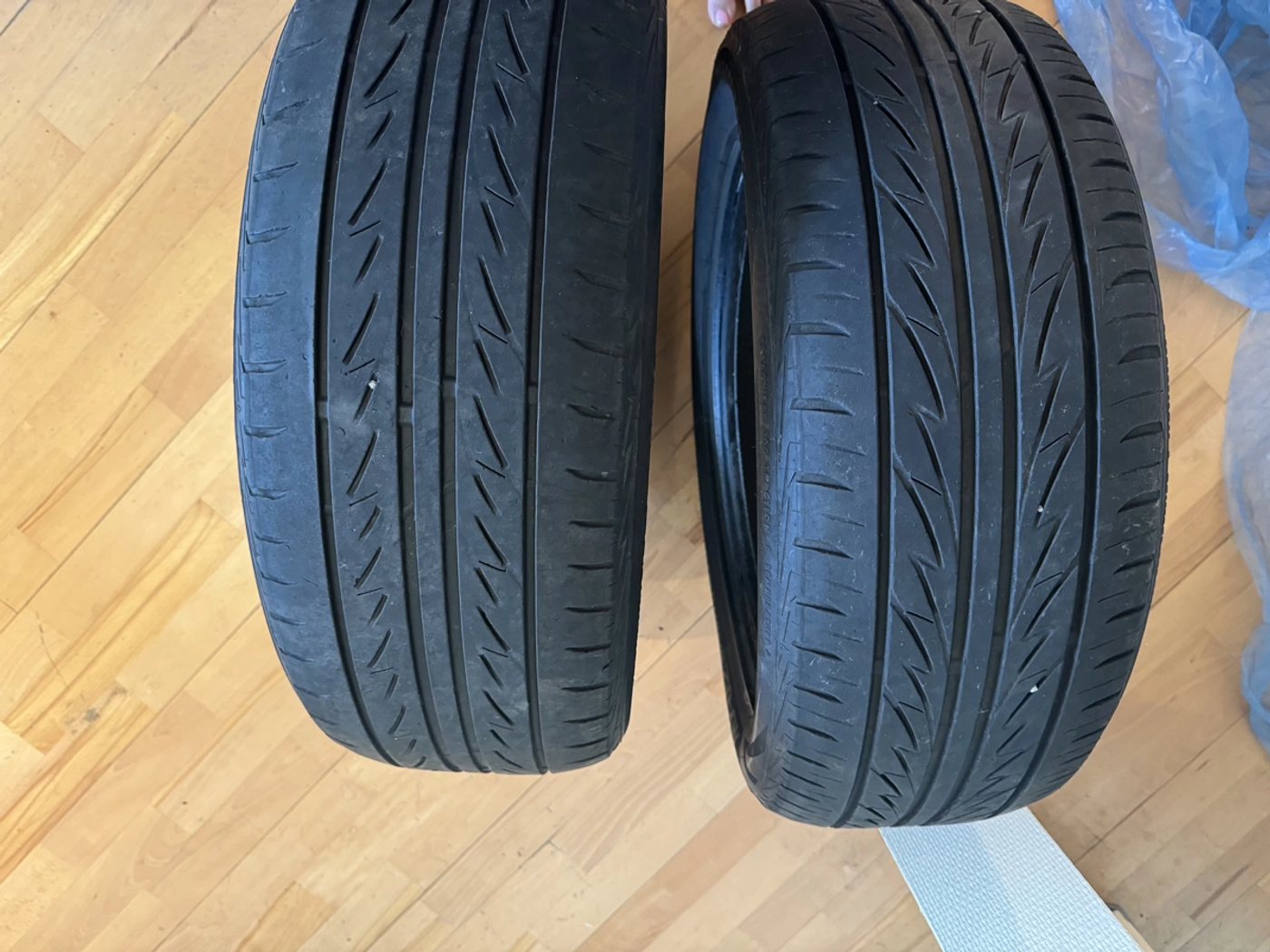 R17 215 55 Bridgestone Sporty