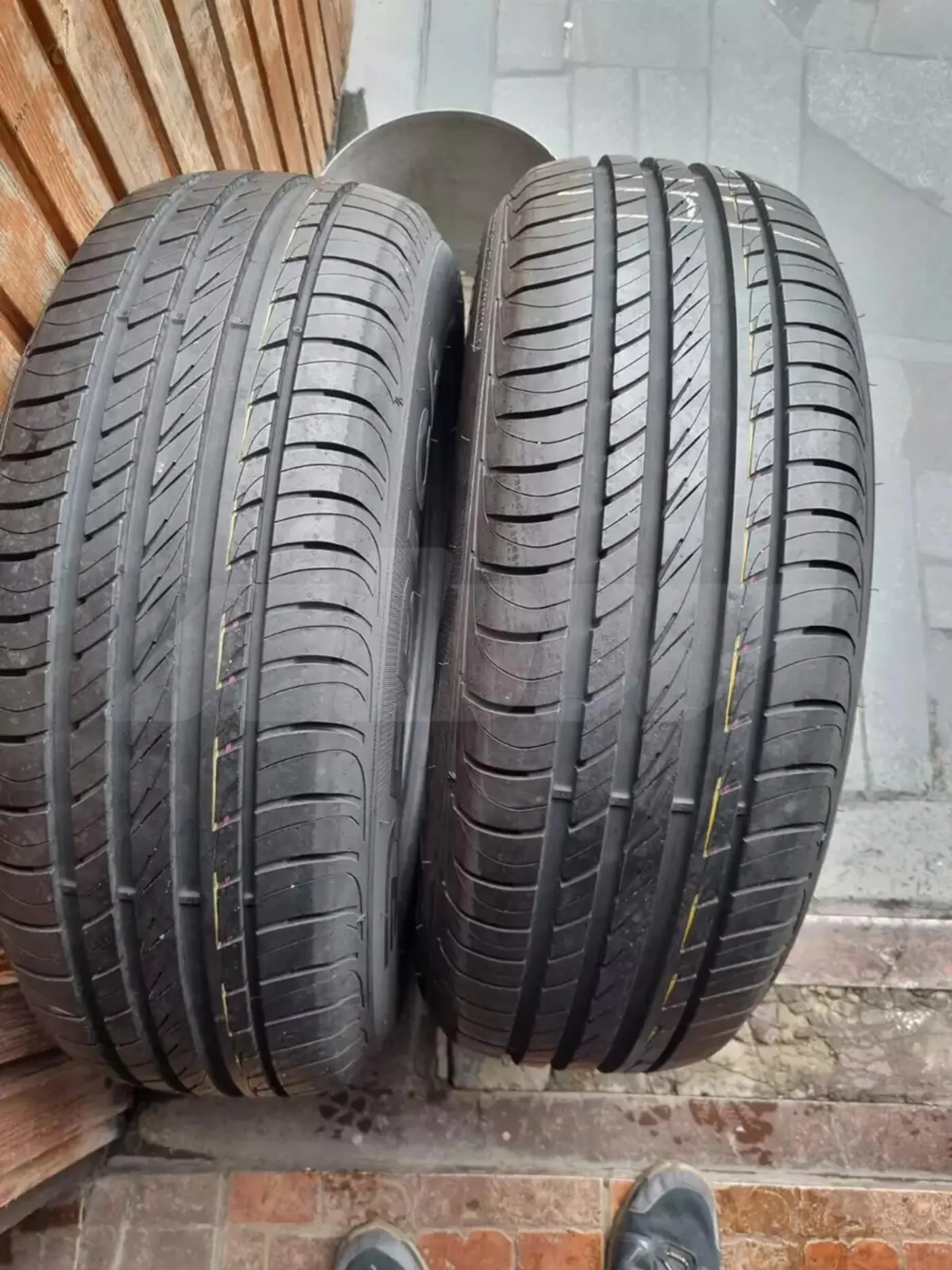 R17 235 65 Debica PRESTO