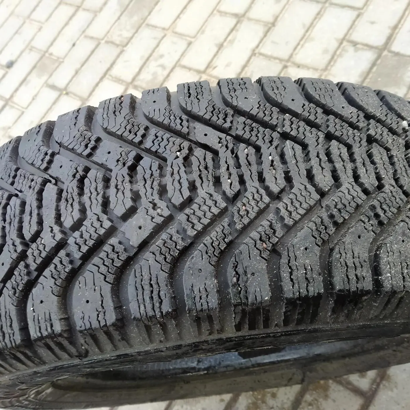 R15 215 65 Goodyear 500